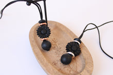 Load image into Gallery viewer, Black Daisy Nursing Necklace