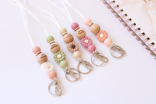Load image into Gallery viewer, Personalised Flower Daisy Engraved Lanyard