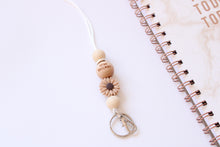 Load image into Gallery viewer, Personalised Flower Daisy Engraved Lanyard