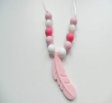 Load image into Gallery viewer, Feather Fiddle Necklace