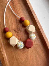Load image into Gallery viewer, Teething necklace - Floral
