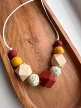 Load image into Gallery viewer, Teething necklace - Floral
