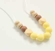 Load image into Gallery viewer, Silicone Nursing necklace True Spring

