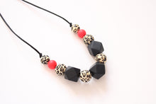 Load image into Gallery viewer, Teething Necklace Leopard print, Black and Red
