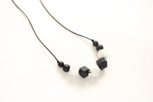Load image into Gallery viewer, Teething Necklace Black &amp; Marble
