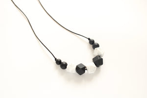 Teething Necklace Black & Marble