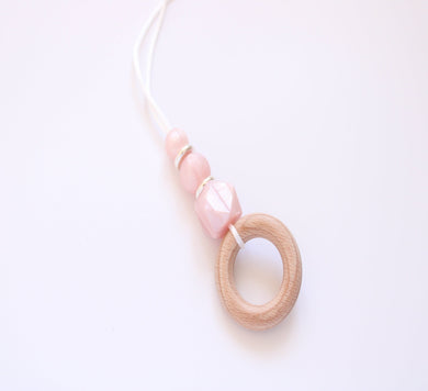Nursing necklace in Pearl Pink
