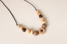 Load image into Gallery viewer, Beige Flower Silicone &amp; Wooden beads Necklace
