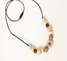 Load image into Gallery viewer, Beige Brown Necklace
