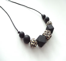 Load image into Gallery viewer, Teething necklace Leopard print and black
