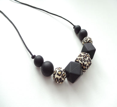 Teething necklace Leopard print and black