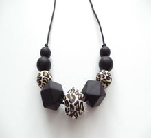 Load image into Gallery viewer, Teething necklace Black and Leopard
