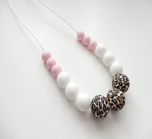 Load image into Gallery viewer, Teething Necklace Leopard Print, White &amp; Pink
