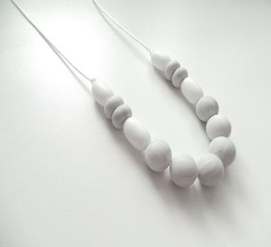 Teething Necklace - Marble & White 