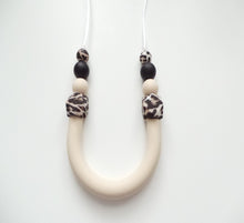 Load image into Gallery viewer, Beige &amp; Cheetah Teething necklace
