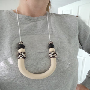 Beige & Cheetah Teething necklace