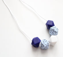 Load image into Gallery viewer, Teething necklace - Cotton Flowers 
