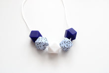 Load image into Gallery viewer, Teething necklace - Cotton Flowers
