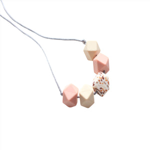 Teething necklace Dusky Pink 